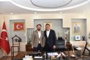 Giresun İl Sağlık Müdürü Doç. Dr. Muhammet Bulut ve beraberindeki heyet, Belediye Başkanımız Erol Karadere'yi makamında ziyaret etti.