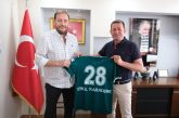 Giresunspor  Kulüp Başkanı Emin Eltuğral ve yönetim kurulu üyeleri Belediye Başkanımız Erol Karadere'yi makamında ziyaret ettiler.